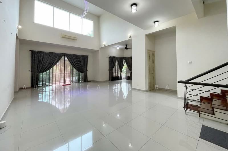 Rumah Banglo untuk Dijual di Kayangan Heights (Shah Alam) - Ahmad Faizal Basri - Living Room - PropertyGuru.com.my