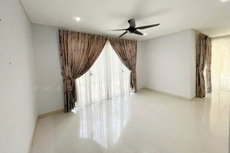 Rumah Banglo untuk Dijual di Kayangan Heights (Shah Alam) - Ahmad Faizal Basri - Living Room - PropertyGuru.com.my