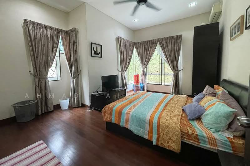 Rumah Banglo untuk Dijual di Kayangan Heights (Shah Alam) - Ahmad Faizal Basri - Bedroom - PropertyGuru.com.my