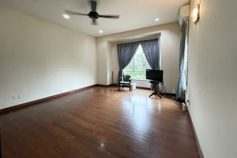 Rumah Banglo untuk Dijual di Kayangan Heights (Shah Alam) - Ahmad Faizal Basri - Living Room - PropertyGuru.com.my