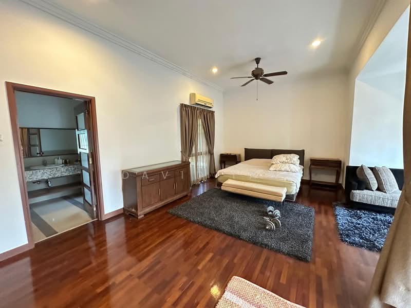 Bungalow for Sale in Bukit Gita Bayu (Seri Kembangan) - David Tan - Bedroom - PropertyGuru.com.my