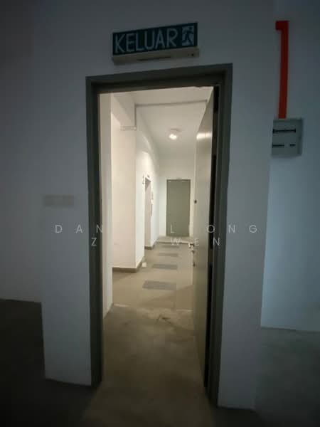 Retail Office for Rent in Seri Kembangan (Selangor) - Dante Leong Zhenwen - Corridor - PropertyGuru.com.my