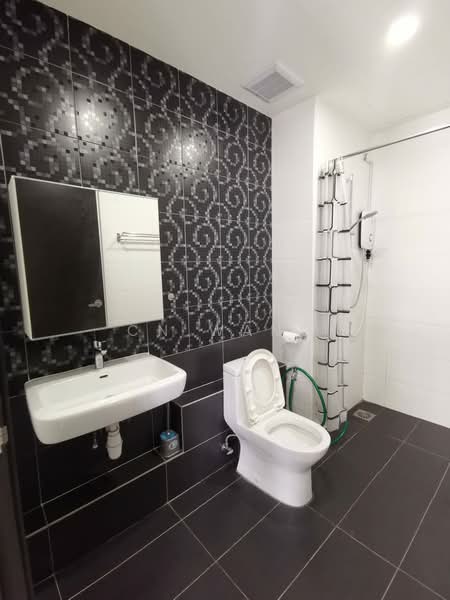 Servis Apartment untuk Disewa di Wave @ Marina Cove - CN Wang - Bathroom - PropertyGuru.com.my