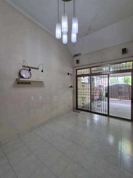 Rumah Teres 1 Tingkat untuk Disewa di Taman Molek (Johor Bahru) - Eric Tang - Living Room - PropertyGuru.com.my