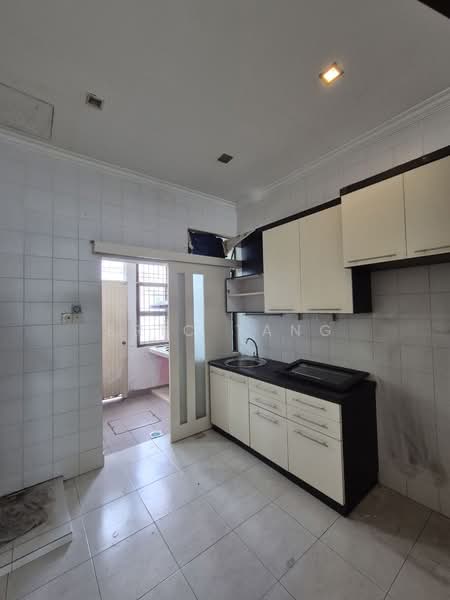 Rumah Teres 1 Tingkat untuk Disewa di Taman Molek (Johor Bahru) - Eric Tang - Kitchen - PropertyGuru.com.my