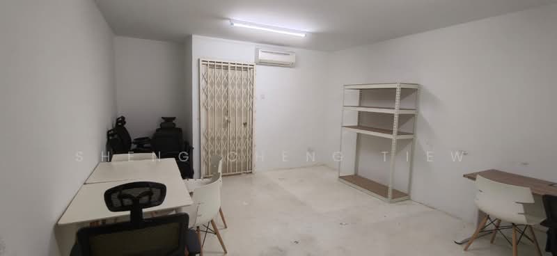 Kedai / Pejabat untuk Disewa di Taman Molek (Johor Bahru) - Sheng Cheng Tiew - Interior - PropertyGuru.com.my
