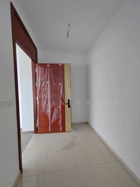 Semi-Detached House for Sale in Shah Alam (Selangor) - Heylen Kwang - Entrance - PropertyGuru.com.my