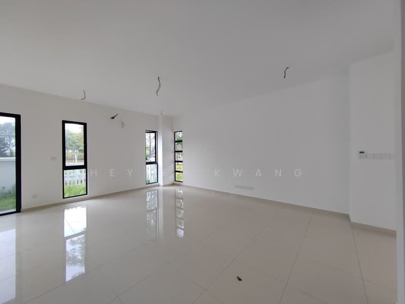 Semi-Detached House for Sale in Shah Alam (Selangor) - Heylen Kwang - Living Room - PropertyGuru.com.my