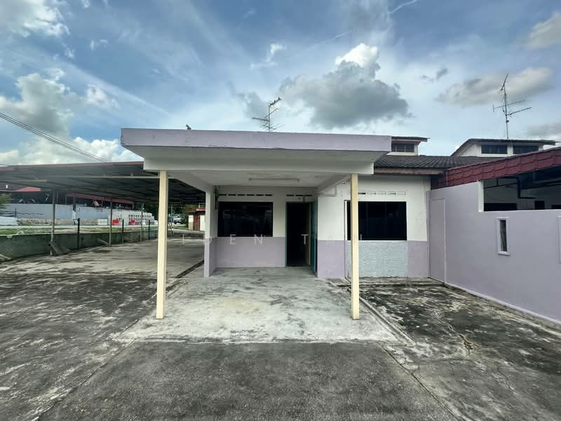Rumah Teres 1 Tingkat untuk Dijual di Taman Johor Jaya (Johor Bahru) - Iden Tan - Exterior - PropertyGuru.com.my