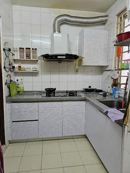 Kondominium untuk Dijual di Platinum Hill PV 8 - Amber Ng - Kitchen - PropertyGuru.com.my