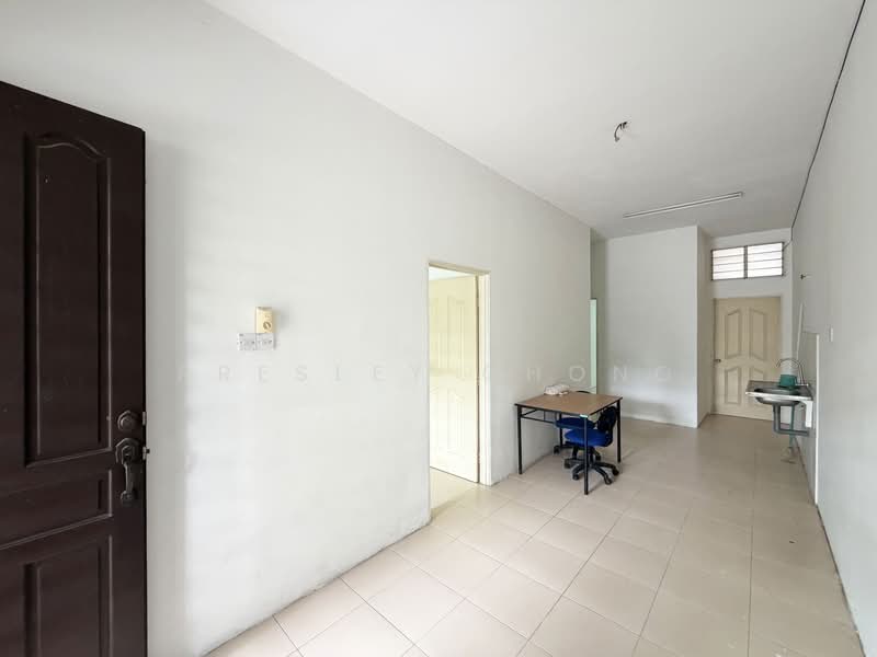 1-storey Terraced House for Sale in Kampar Putra (Kampar) - Presley Chong - Living Area - PropertyGuru.com.my