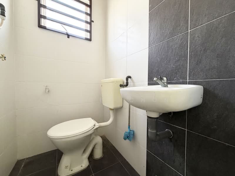 1-storey Terraced House for Sale in Kampar Putra (Kampar) - Presley Chong - Bathroom 2 - PropertyGuru.com.my