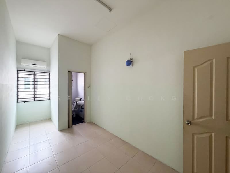 1-storey Terraced House for Sale in Kampar Putra (Kampar) - Presley Chong - Bedroom 2 - PropertyGuru.com.my