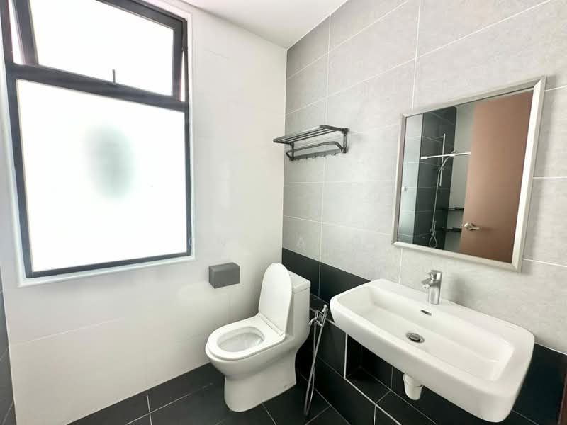 Servis Apartment untuk Disewa di Wave @ Marina Cove - CN Wang - Bathroom - PropertyGuru.com.my