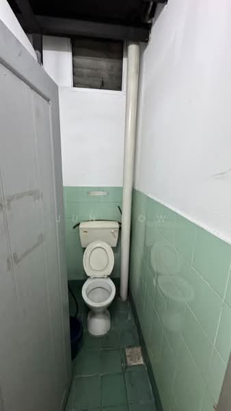 Kilang untuk Disewa di Taman Sri Batu Caves (Batu Caves) - Jun How - Bathroom - PropertyGuru.com.my