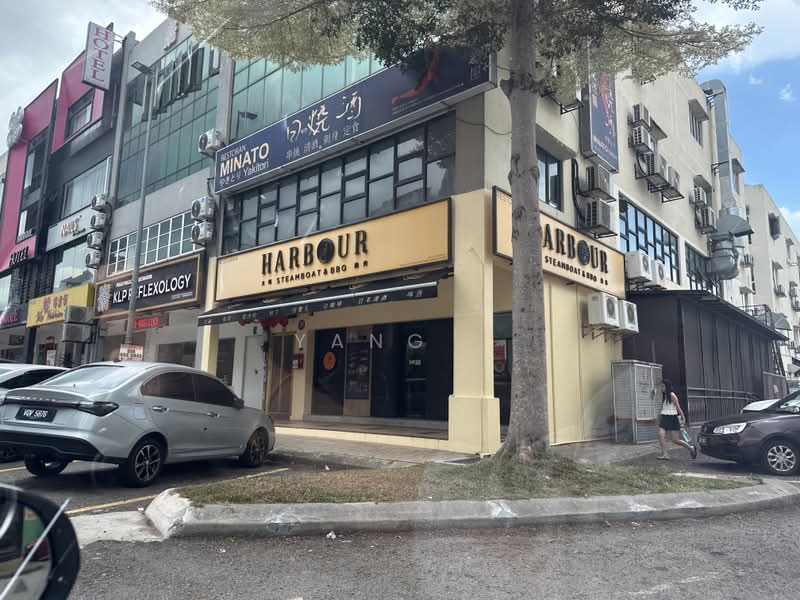 Shop for Rent in Bandar Puteri Puchong (Puchong) - Yang . - Exterior - PropertyGuru.com.my
