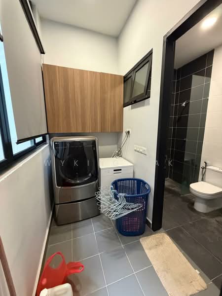 Condominium for Sale at Dua Menjalara - Wyking Mak - Bathroom - PropertyGuru.com.my