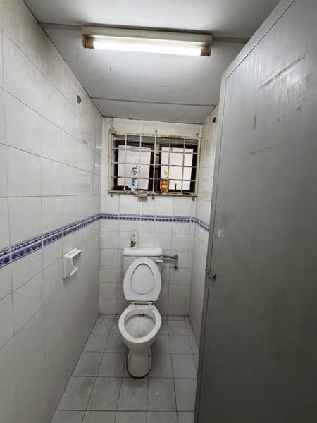 Shop for Rent in Serdang (Seri Kembangan) - Igen Mak - Bathroom - PropertyGuru.com.my
