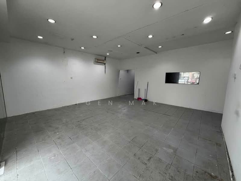 Shop for Rent in Serdang (Seri Kembangan) - Igen Mak - Interior - PropertyGuru.com.my