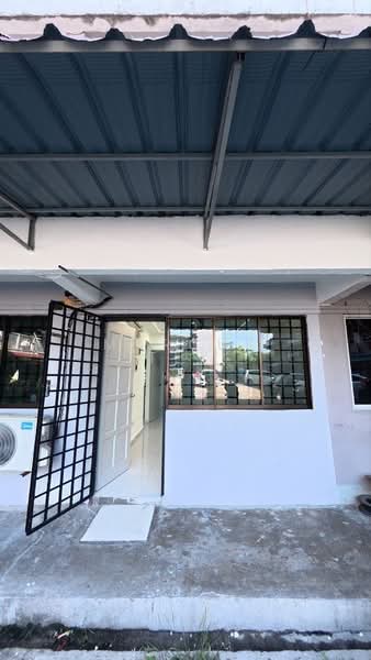 Rumah Flat untuk Dijual di Taman Cendana - Marcus Tey - Entrance - PropertyGuru.com.my