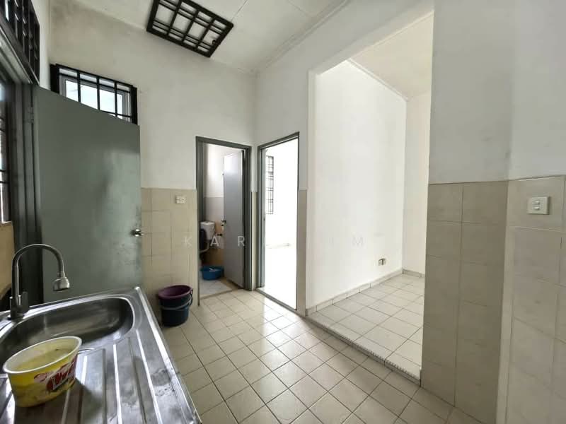 1-storey Terraced House for Sale in Pulai (Johor) - Karl Lim - Kitchen - PropertyGuru.com.my