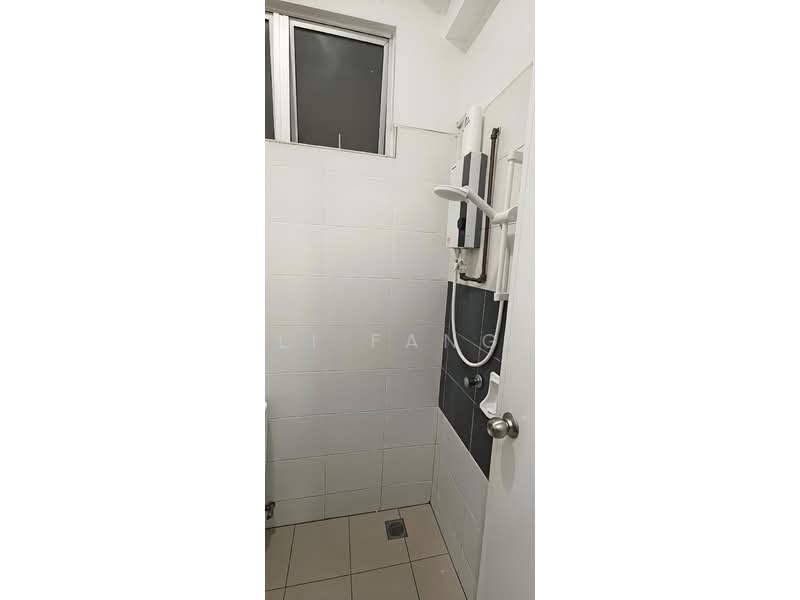 Pangsapuri untuk Dijual di Idaman Iris - Li Fang - Bathroom - PropertyGuru.com.my