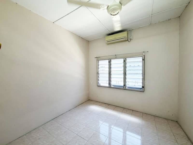 Rumah Banglo untuk Dijual di Malim Nawar (Perak) - Presley Chong - Bedroom 3 - PropertyGuru.com.my