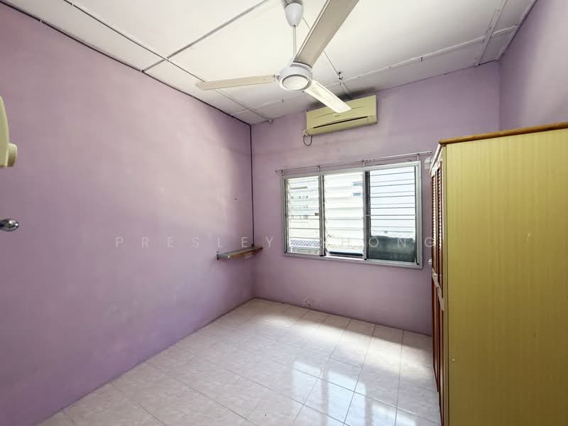 Rumah Banglo untuk Dijual di Malim Nawar (Perak) - Presley Chong - Bedroom 4 - PropertyGuru.com.my