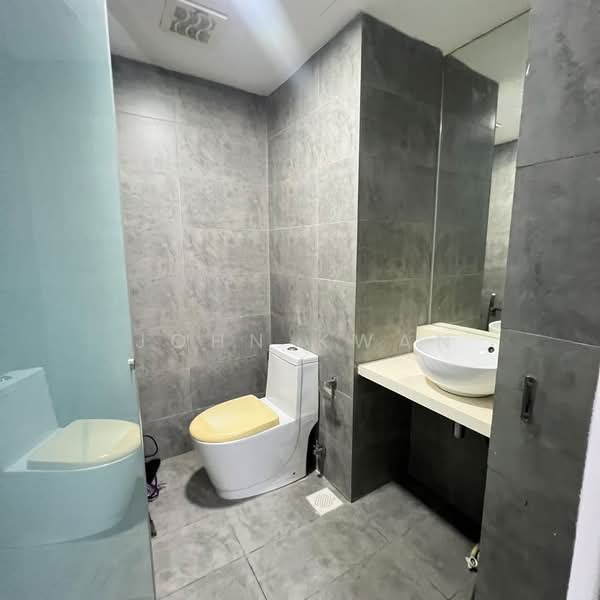 Servis Apartment untuk Disewa di Sky Park - John Kwan - Bathroom - PropertyGuru.com.my