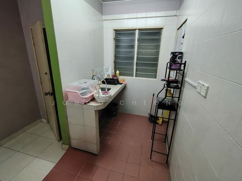 Flat for Sale at Permai Ria - Jonco Cheong - Kitchen - PropertyGuru.com.my