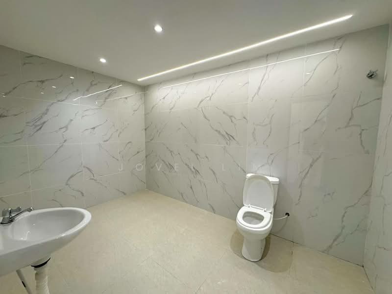 Rumah Teres 2 Tingkat untuk Dijual di Bandar Baru Permas Jaya (Permas Jaya) - Jovel Lim - Bathroom - PropertyGuru.com.my