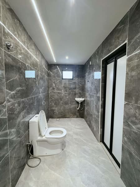 Rumah Teres 2 Tingkat untuk Dijual di Bandar Baru Permas Jaya (Permas Jaya) - Jovel Lim - Bathroom - PropertyGuru.com.my