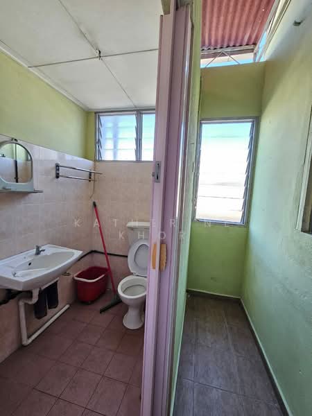 Shop / Office for Rent in George Town (Penang) - Katherine Khor - Bathroom - PropertyGuru.com.my