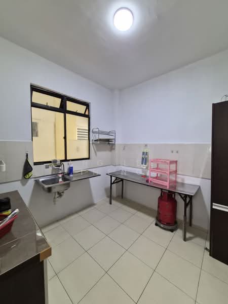 Condominium for Sale at Penhill Perdana Condominium - Ang Lee Theng - Kitchen - PropertyGuru.com.my