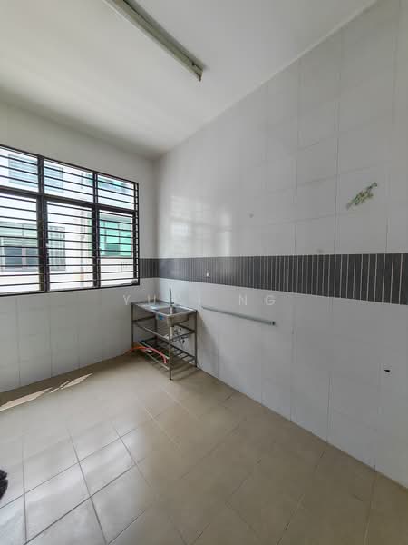 2-storey Terraced House for Rent in Semenyih (Selangor) - Yuki Ng - Kitchen - PropertyGuru.com.my