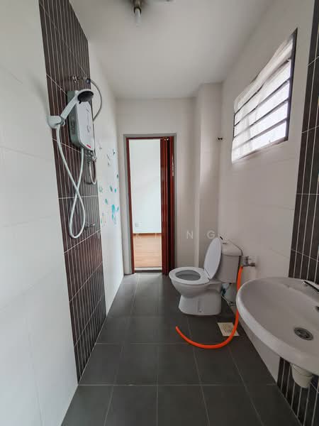 2-storey Terraced House for Rent in Semenyih (Selangor) - Yuki Ng - Bathroom - PropertyGuru.com.my