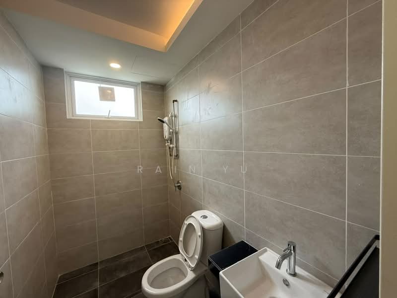 Condominium for Rent at QuayWest Residence - Rain Yu - Bathroom - PropertyGuru.com.my