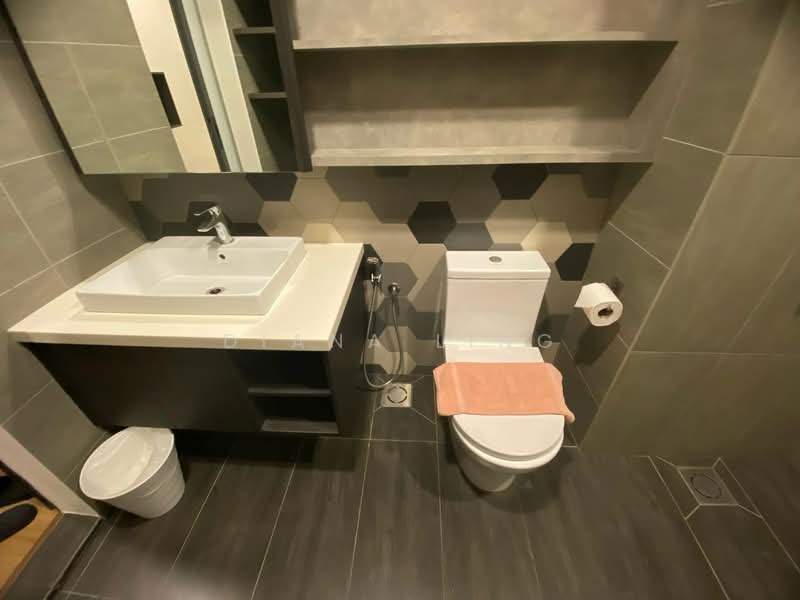 Servis Apartment untuk Dijual di Ceylonz Suites - Diana Ling - Bathroom - PropertyGuru.com.my