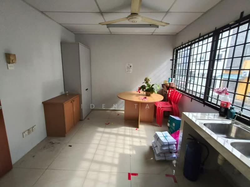 Kedai / Pejabat untuk Dijual di Taman Johor Jaya (Johor Bahru) - Iden Tan - Interior - PropertyGuru.com.my