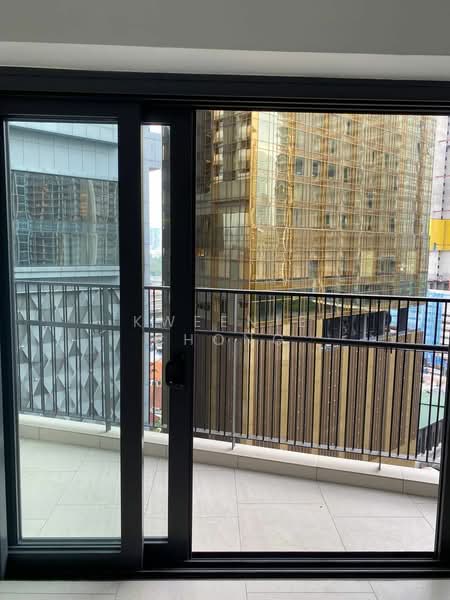 Servis Apartment untuk Dijual di Isola - Kweenie Chong - Balcony - PropertyGuru.com.my
