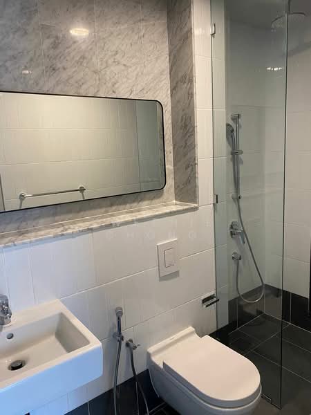 Servis Apartment untuk Dijual di Isola - Kweenie Chong - Bathroom - PropertyGuru.com.my