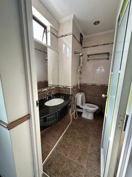 Pangsapuri untuk Disewa di Lavinia Apartments - Hong . - Bathroom - PropertyGuru.com.my