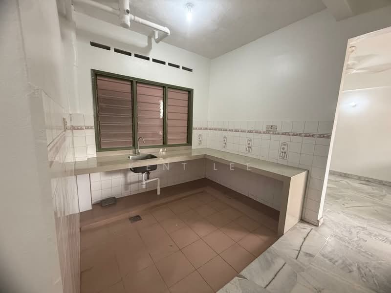 Apartment for Sale at Subang Perdana Goodyear Court 8 - Kent Lee - Kitchen - PropertyGuru.com.my