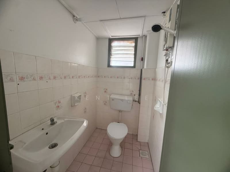 Apartment for Sale at Subang Perdana Goodyear Court 8 - Kent Lee - Bathroom - PropertyGuru.com.my