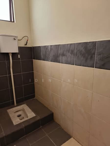Kedai / Pejabat untuk Dijual di Kawasan Perindustrian SILC (Iskandar Puteri (Nusajaya)) - Iden Tan - Bathroom - PropertyGuru.com.my