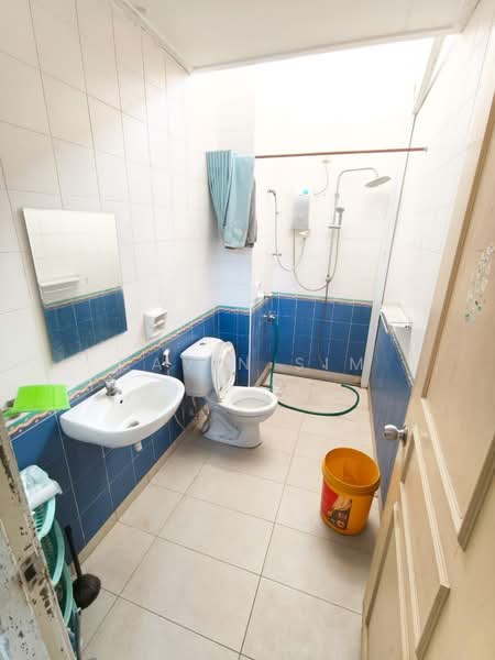 Rumah Teres 1.5 Tingkat untuk Disewa di Taman Impian Emas (Skudai) - Cavin Sim - Bathroom - PropertyGuru.com.my