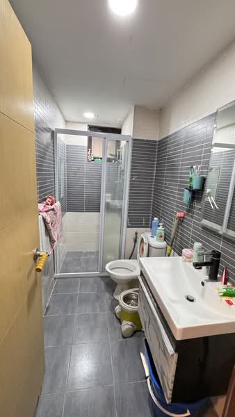 Kondominium untuk Dijual di Savanna Condominium - Yen Lim - Bathroom - PropertyGuru.com.my