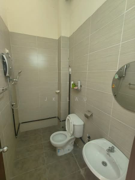 Rumah Teres 2 Tingkat untuk Dijual di Bandar Putra Permai (Seri Kembangan) - JK Lau - Bathroom - PropertyGuru.com.my