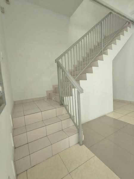 Rumah Teres 2 Tingkat untuk Dijual di Bandar Putra Permai (Seri Kembangan) - JK Lau - Interior - PropertyGuru.com.my