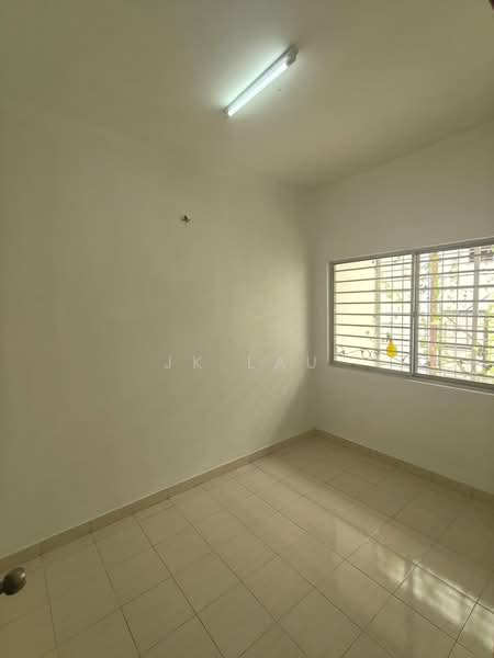 Rumah Teres 2 Tingkat untuk Dijual di Bandar Putra Permai (Seri Kembangan) - JK Lau - Interior - PropertyGuru.com.my